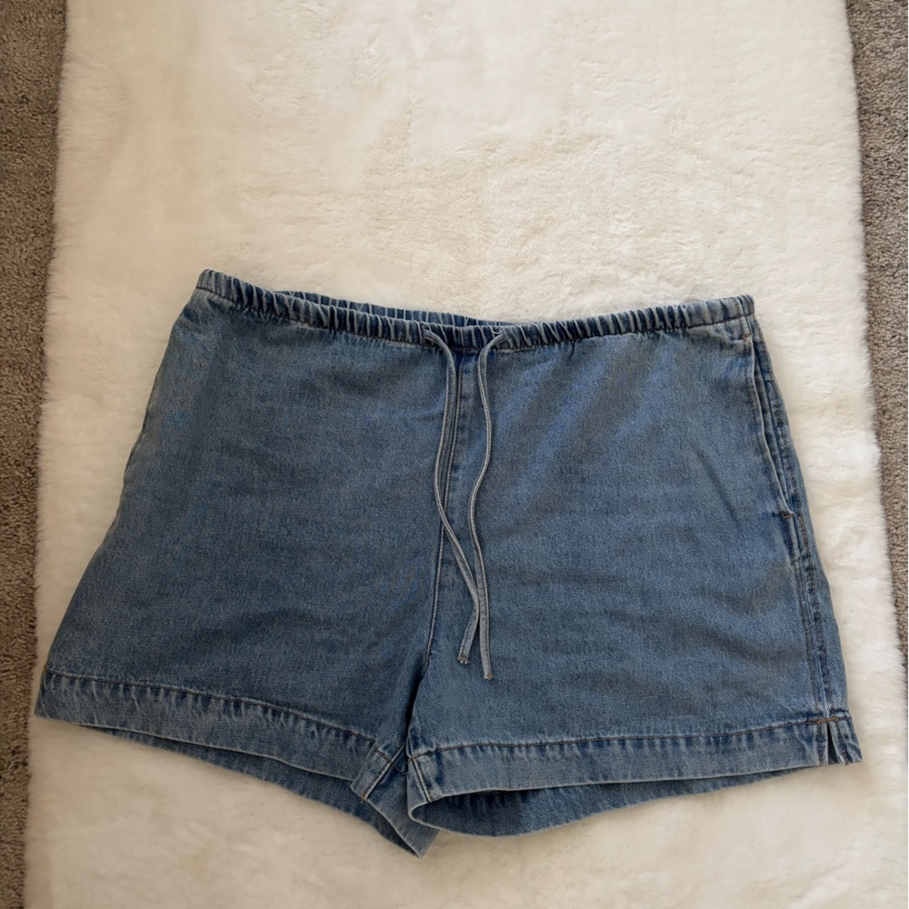 H&M Light Blue Jean Shorts - Picture 3 of 5